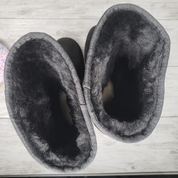 UGG Classic Tall Boots Black Fur Authentic Womens 8 Winter Australia Designer - Picture 6 of 9